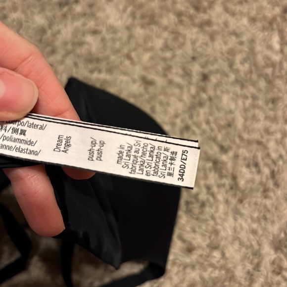 New Victoria's Secret push-up bra - Picture 3 of 3